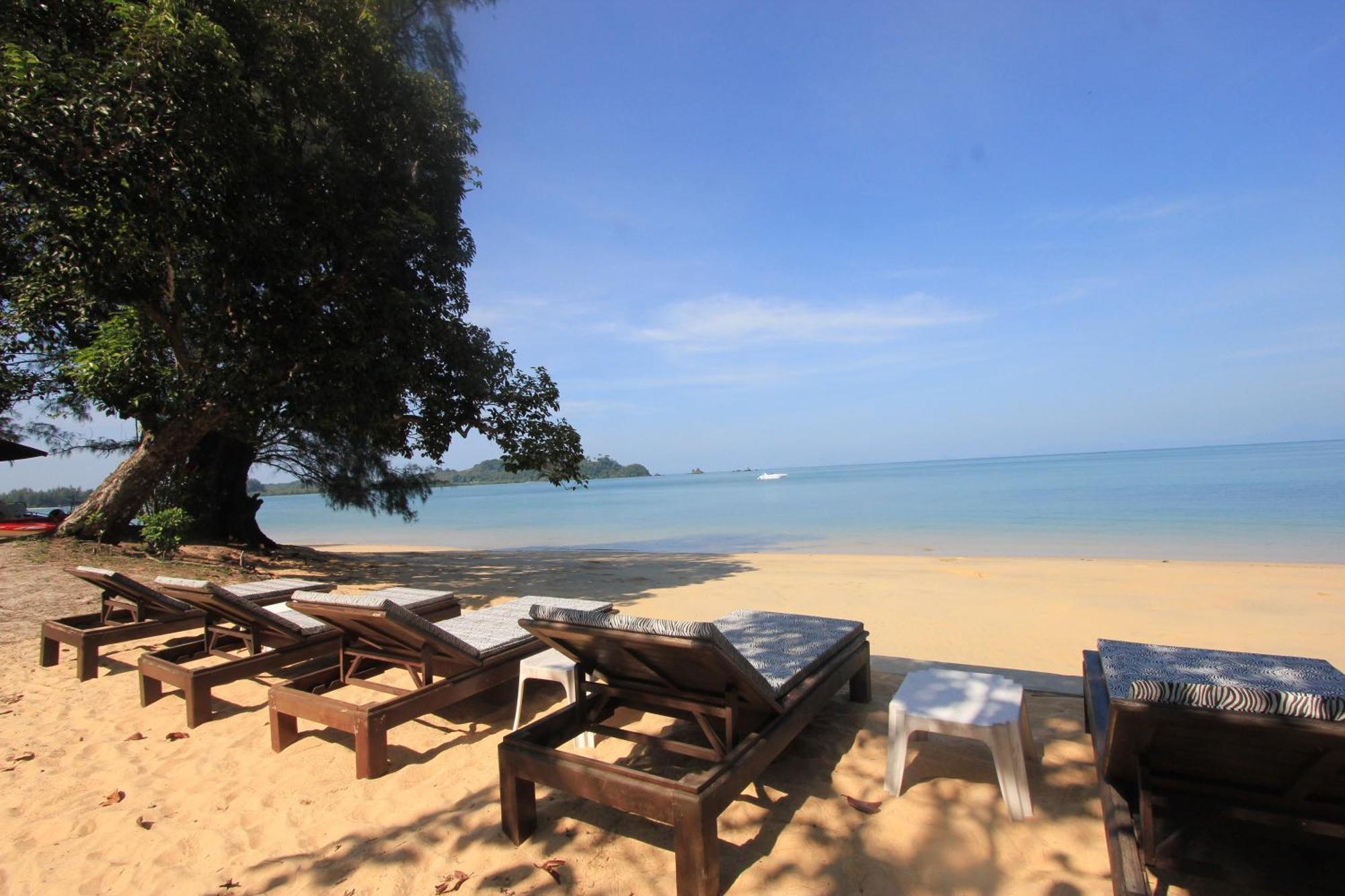 Heaven Beach Resort & Art Koh Phayam Exterior foto